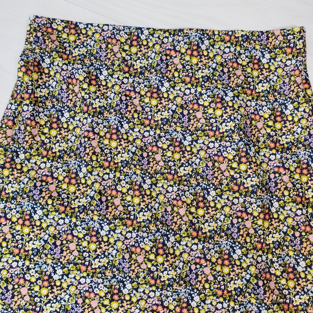 LOFT Navy Blue Floral Midi Skirt Ditsy Elastic Waist Size L Cottagecore Prairie